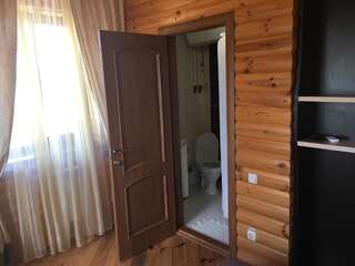 Мини-отель Entertaiment comlex Vodogray Рокитное Двухместный номер с 1 кроватью и собственной ванной комнатой-5